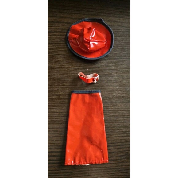 Vintage 80s? Barbie? Clone Mod Outfit 80s Red Faux Leather Skirt, Belt & Hat 3pc - Picture 14 of 15
